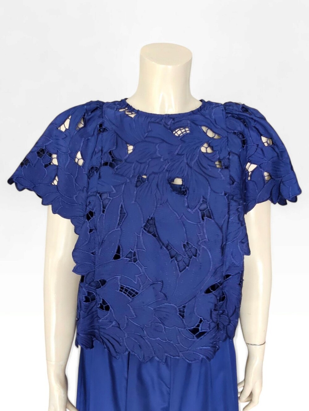 CHICO'S` 2 Pc Blue Lace Flutter Sleeve Top & Godet Maxi Eyelet Skirt S/M - Picture 3 of 12